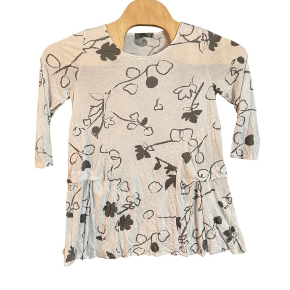 Chalet et Ceci White Floral Bamboo Tunic Top XS Made in USA 3/4 Sleeve Tiered
